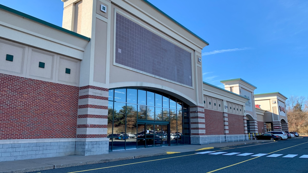 This popular mall store is closing 500+ locations, including 6 in Mass. [Video]