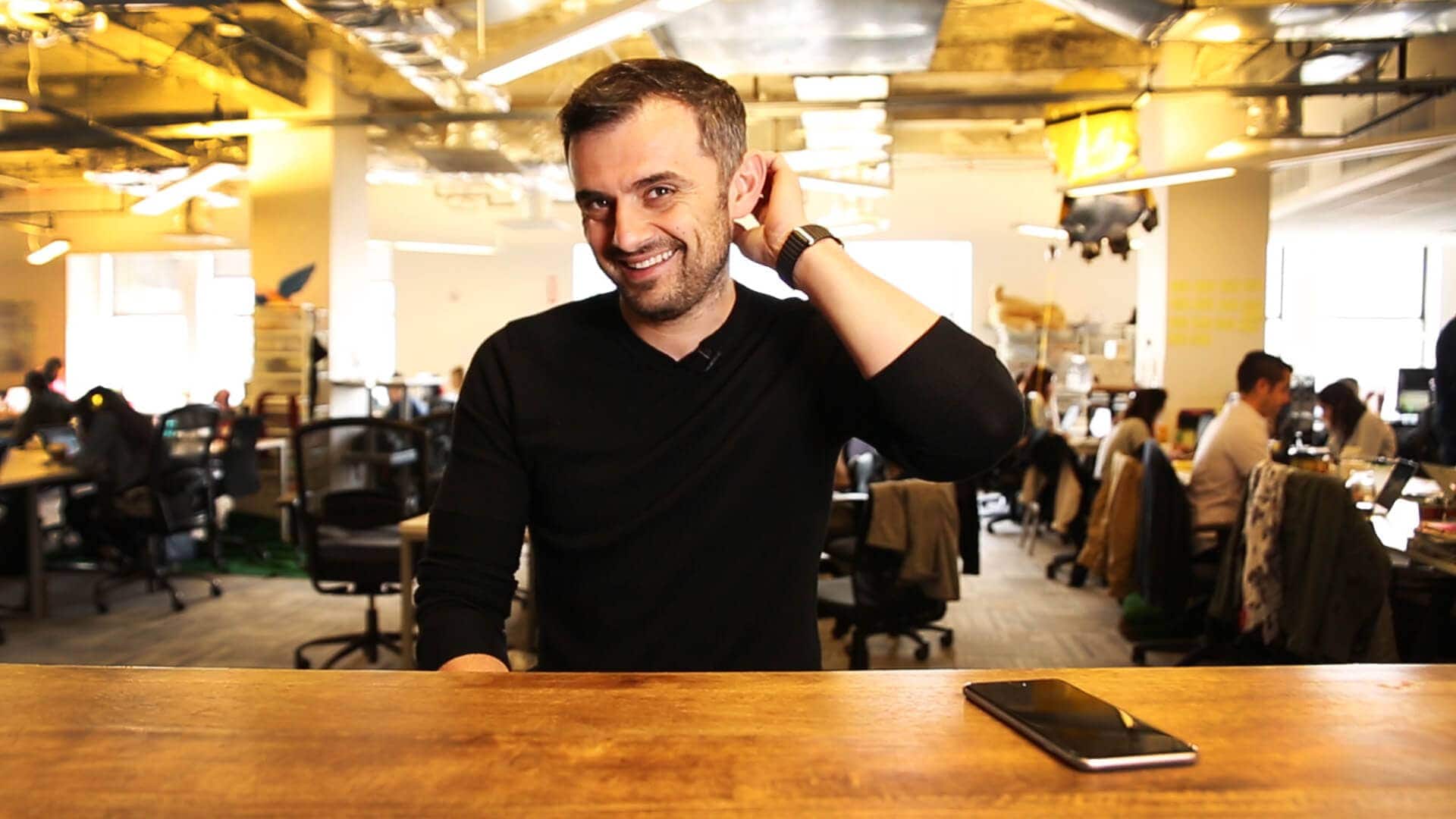 #AskGaryVee Episode 108: E-Commerce, Elevators, & Aliens [Video]