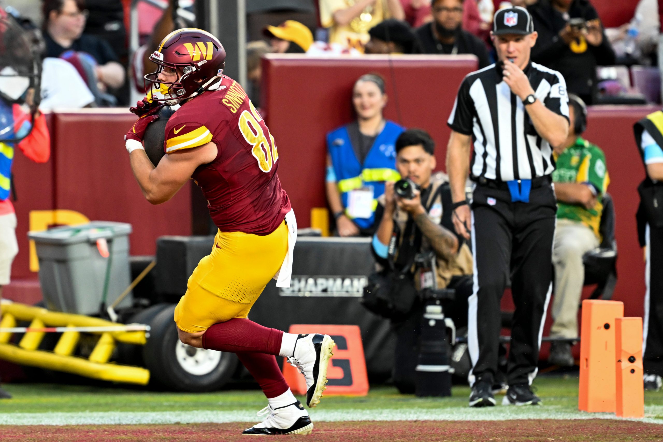 Ben Sinnott’s first career NFL catch is a touchdown [Video]