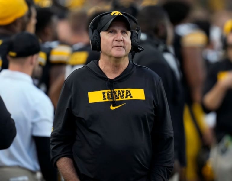 Phil Parker Dissects Iowa’s Defensive Lapses [Video]