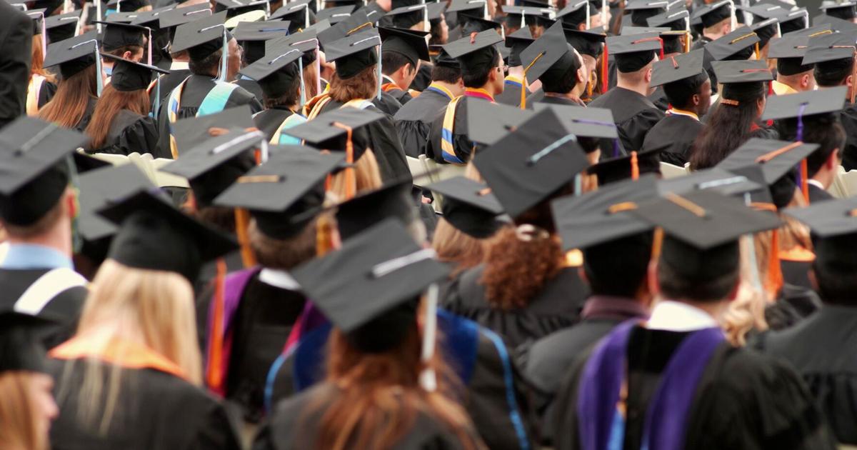 Degree in hand, jobs out of reach: Why recent grads are struggling in a competitive market | News [Video]